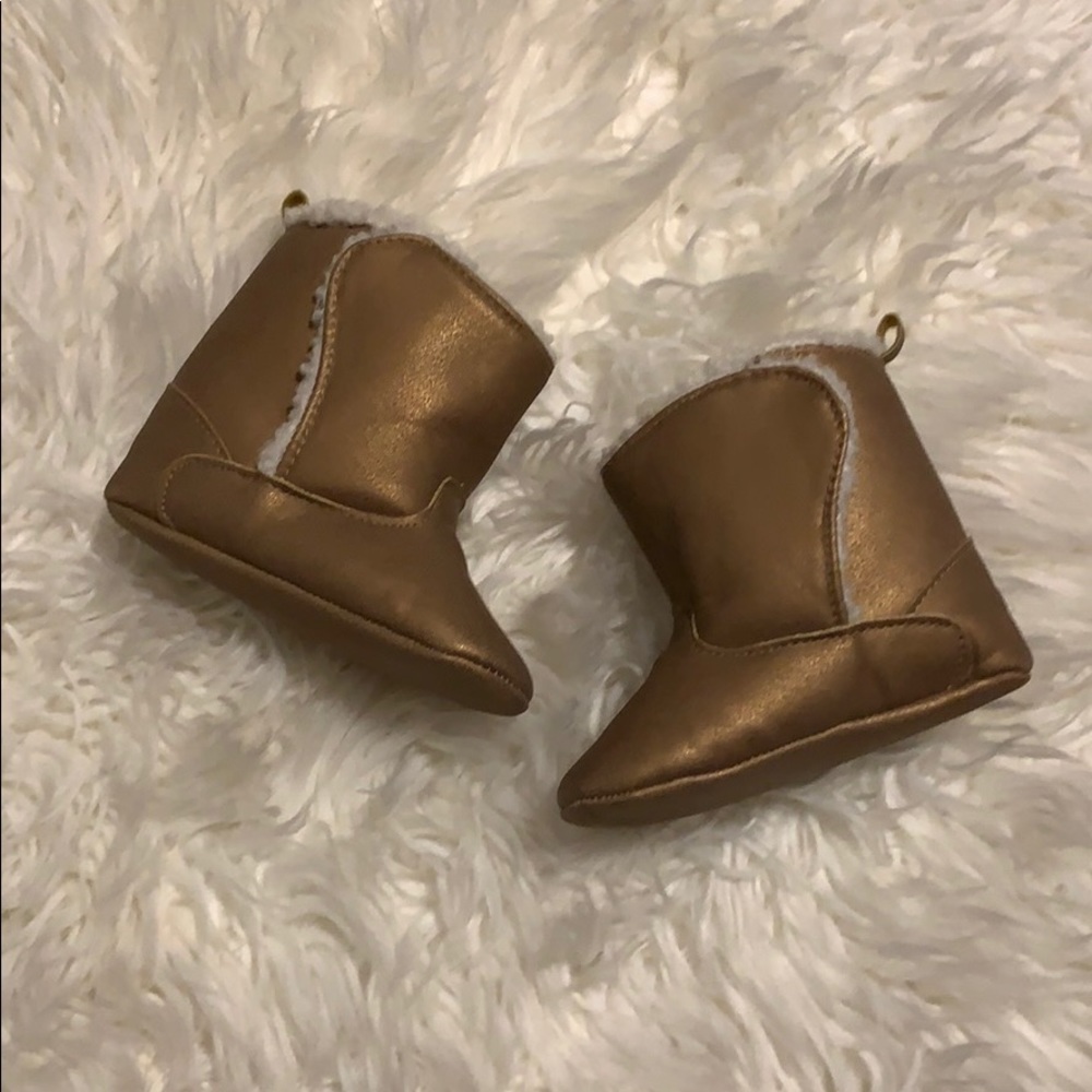 5 for $25🎈Carters boots